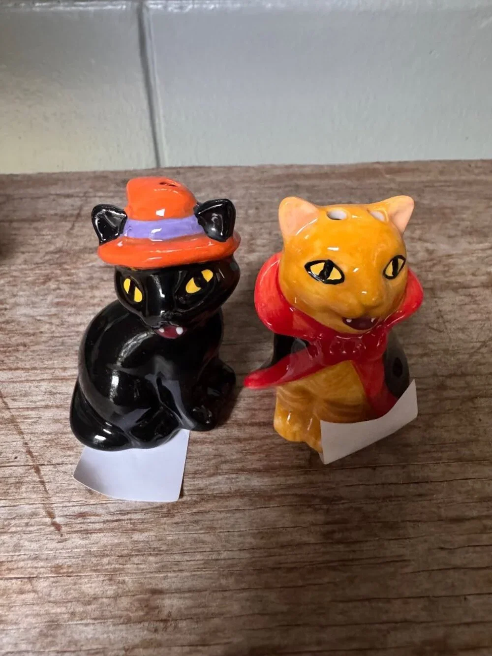 Cracker Barrel Halloween Cat Salt Pepper Shakers Ceramic Vampire Witch Pair New - Picture 2 of 7